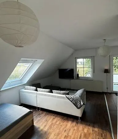 - Gruen & Citynah Apartment